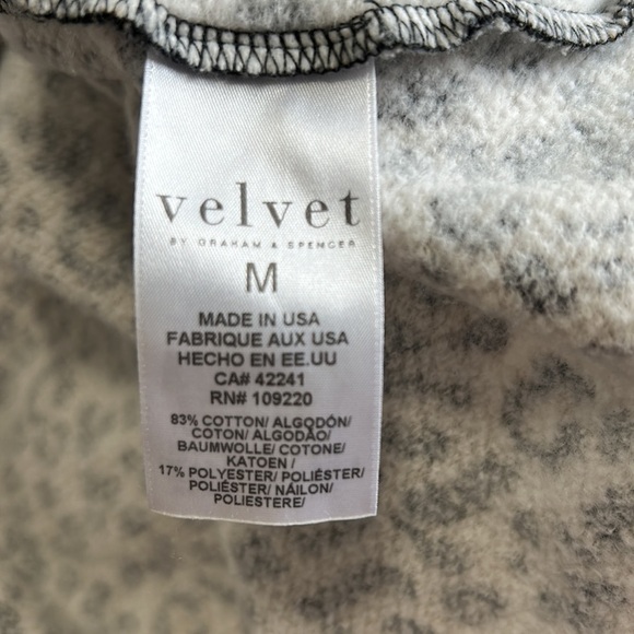 Anthropologie Velvet by Graham & Spencer Ashlyn Leopard Top Sz M - Picture 8 of 9